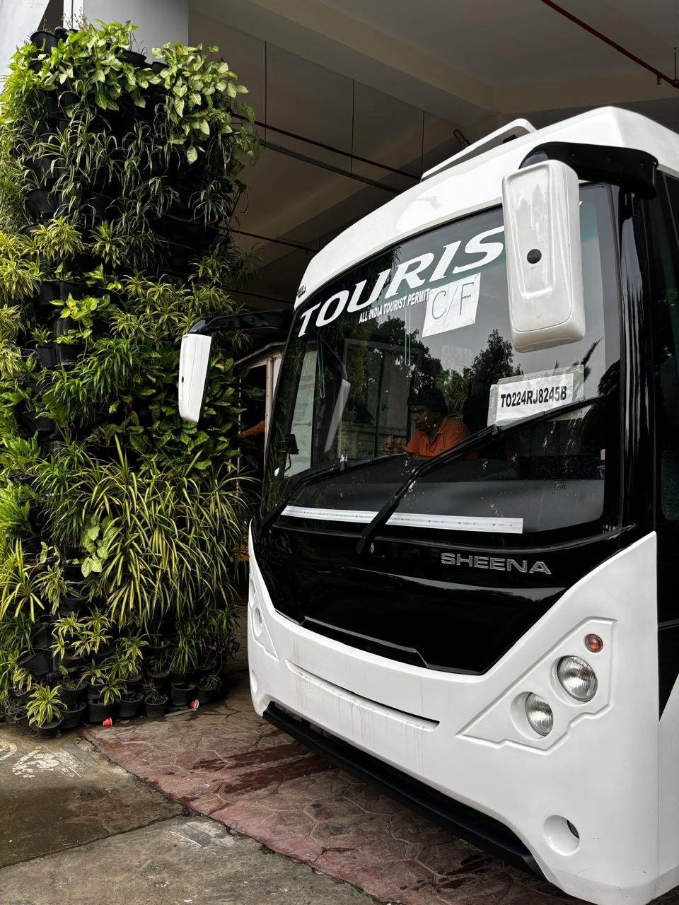 12 seater tempo traveller Kolkata